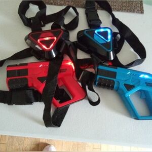 Sharper Image Red Blue Laser Tag Set Adjustable Vests Sound Alarm Flash Blasters